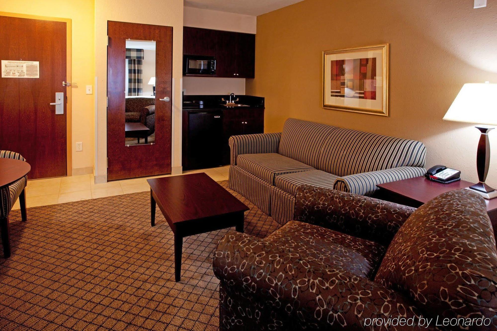 Holiday Inn Express Hotel & Suites Lavonia By Ihg Екстериор снимка